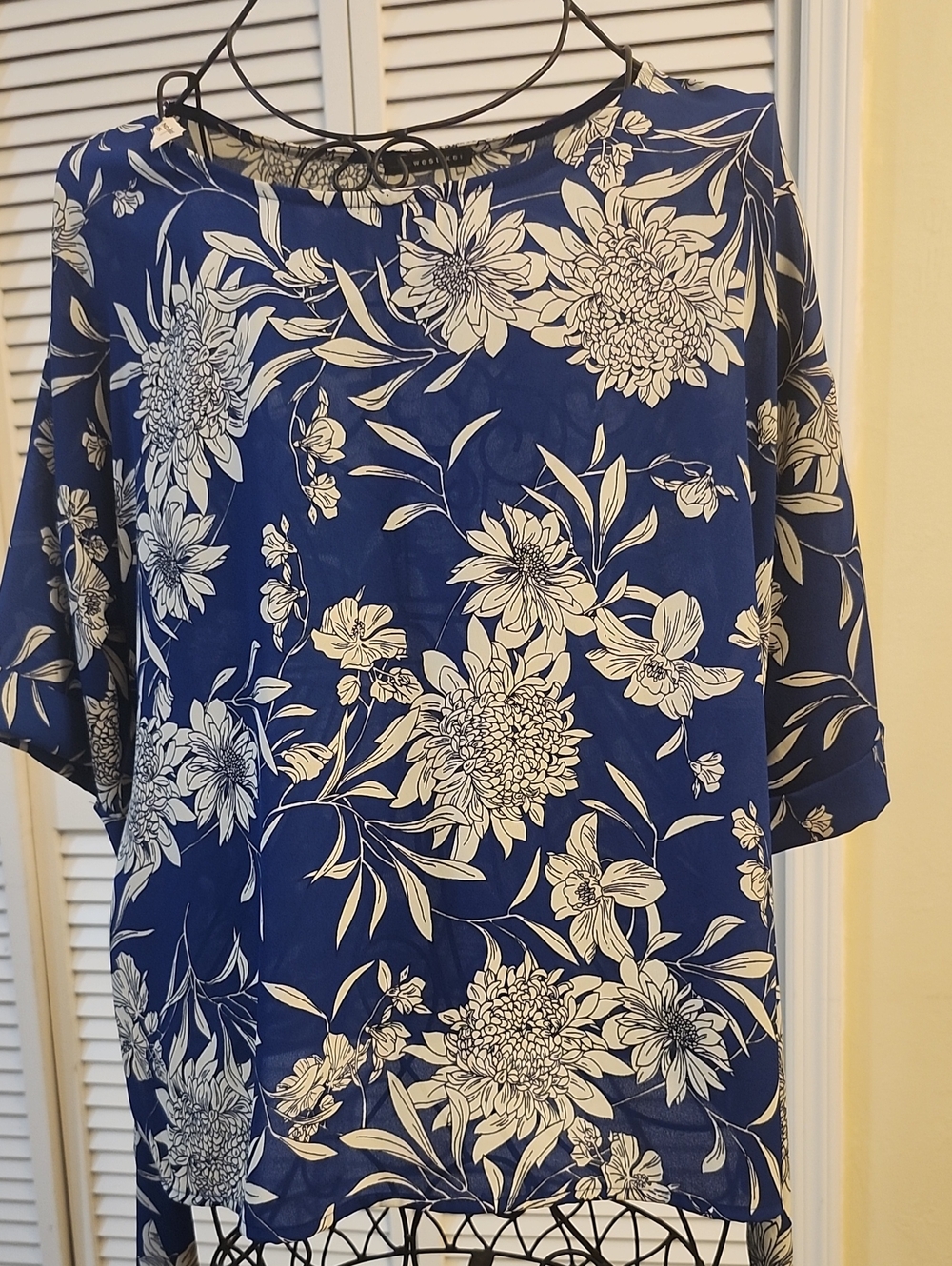 West Kei Blue Floral Print Blouse